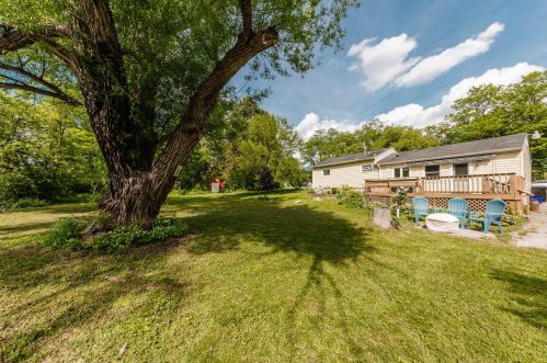 2404 River Rd, Waterford WI  53185-5071 exterior
