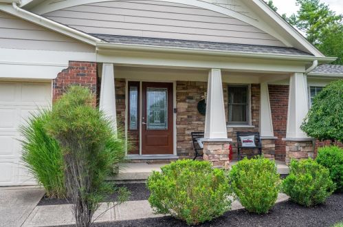 3298 Braewood Dr, Cincinnati, OH 45241-3118