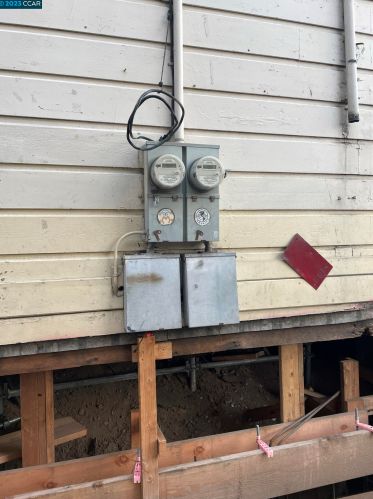 1514 9th St, Oakland CA  94607-1910 exterior