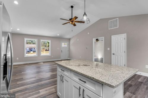 211 Erica Dr, Montross VA  22520-4154 exterior