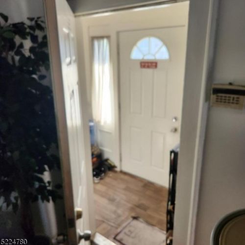 181 Hollywood Ave, East Orange, NJ 07018-3941