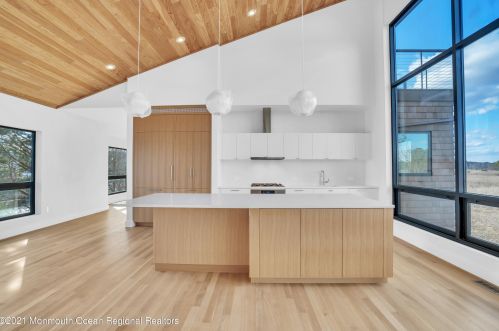 49 Cherokee Ln, Bricktown NJ  08724-4405 exterior