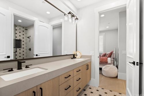 12 Clearview, Newport Beach CA  92657-1518 exterior