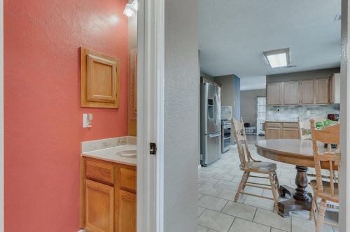 1401 Sedalia Ct, Lewisville TX  75028-2136 exterior