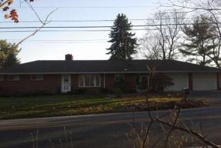 6208 Hilltop Rd, Orefield, PA 18069-8905