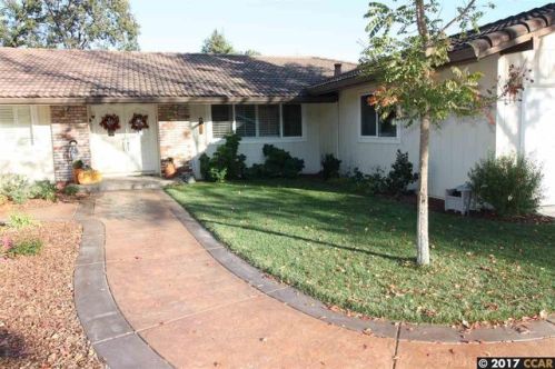8 Merrimac Ct, Danville, CA 94526-2612