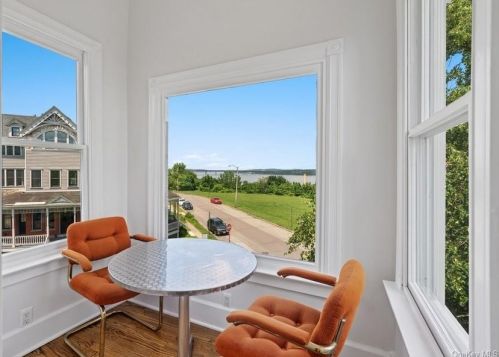 10 Bay View Ter, Newburgh NY  12550-6002 exterior