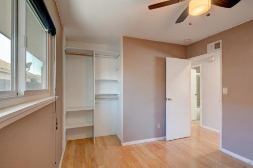 4550 Berwick Dr, San Diego CA  92117-4228 exterior