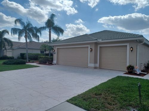 2064 Berkley Way, Lehigh Acres, FL 33973-6063