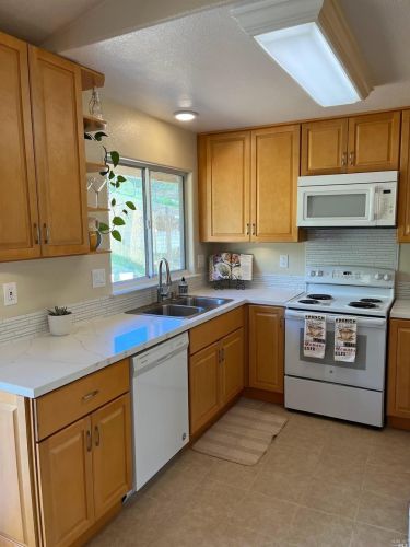 18474 Hidden Valley Rd, Middletown CA  95467-8041 exterior