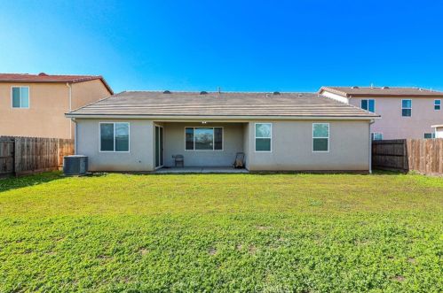 1381 Tevin Way, Madera CA  93637-6508 exterior