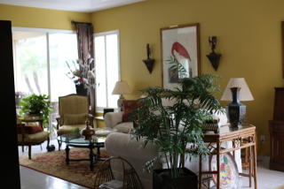 128 Livermore Ln, Naples, FL 34119-4646