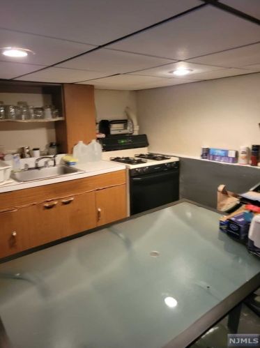 166 Carbon St, Paterson NJ 07522-1209 exterior