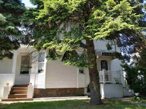 601 Avenue, Bayonne, NJ 07002-4833