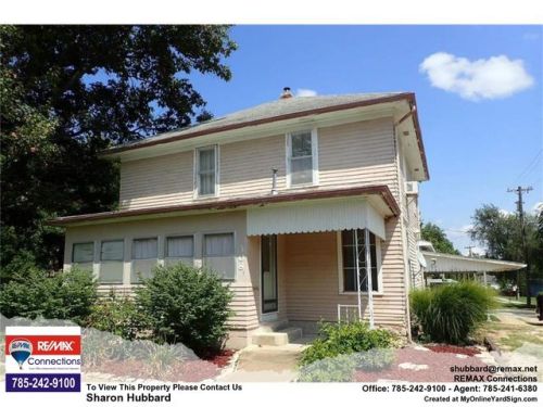 308 Pine St, Garnett, KS 66032-1233