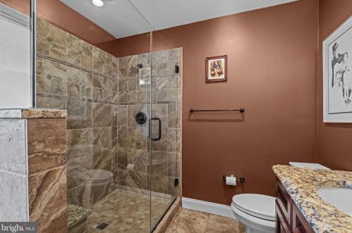 611 Cascade Dr, Mount Laurel NJ 08054-4928 exterior