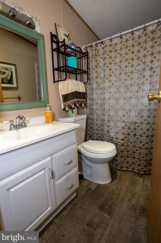 266 Tony Cir, West Deptford NJ  08051-1948 exterior