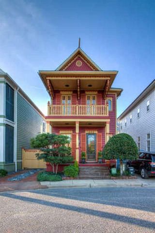 542 Santos St, Pensacola, FL 32502-6189
