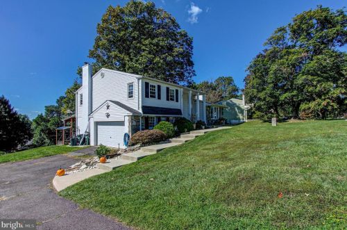 194 Stratford Dr, Southampton, PA 18966-1344