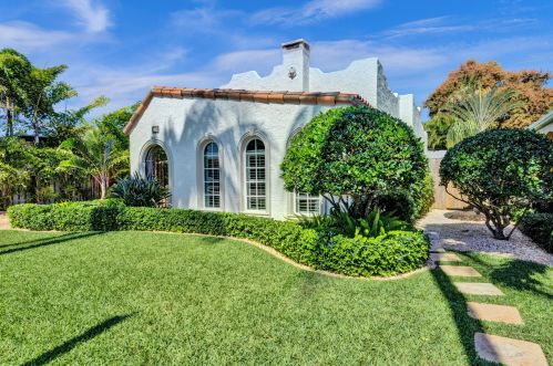 235 Nottingham Blvd, West Palm Beach, FL 33405-2717