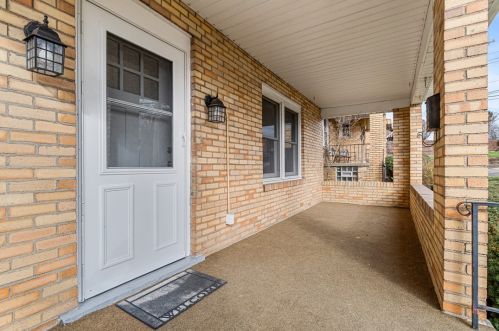 1074 Woodlow St, Pittsburgh, PA 15205-3425