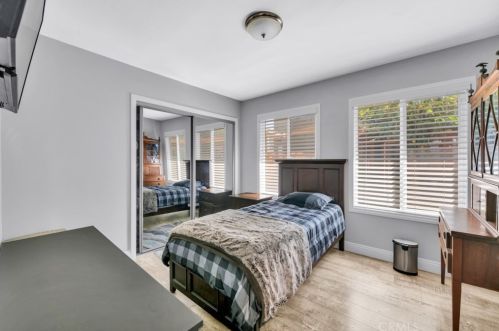 216 Russell Ave, Fullerton CA  92833-2437 exterior