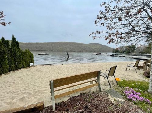 6 Brighton St, Danbury CT  06811-3104 exterior