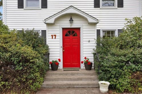 17 Alton Rd, Stamford, CT 06906-1129