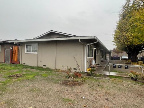 2409 Strivens Ave, Modesto CA  95350-1731 exterior