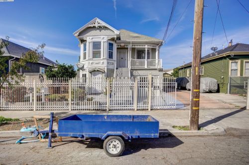 1725 96 Ave, Oakland CA  94603-1909 exterior