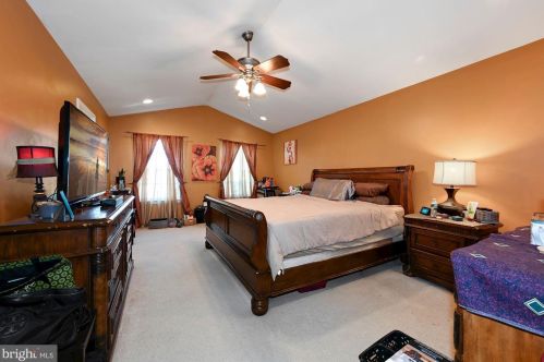 10 Birmingham Dr, Columbus NJ  08022-2342 exterior