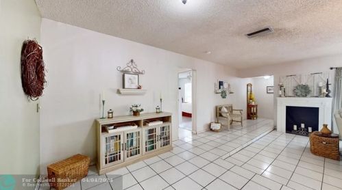 9015 10 St, Hollywood FL 33025-4520 exterior