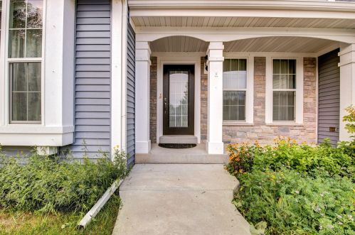 1910 Tumbleweed Cir, West Bend WI  53095-8561 exterior