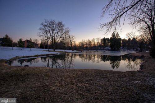 6411 Devonshire Hts Rd, Harrisburg PA 17111-4818 exterior