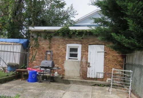 655 Charles St, Perth Amboy NJ  08861-2807 exterior
