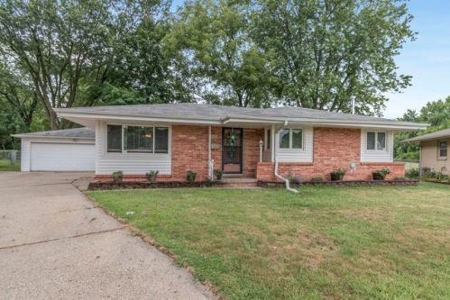 4500 Flamingo Ct, Des Moines, IA 50310-2744