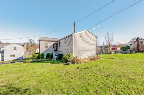 717 Sellers Ave, Jeannette, PA 15644-1692