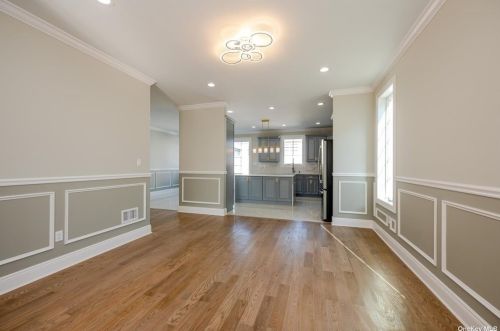 161 Lucille Ave, Floral Park NY  11003-2723 exterior