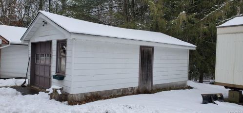 13 Samyn Rd, Barryville, NY 12719-5301