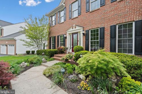 8096 Willingboro Ct, Gainesville, VA 20155-2886