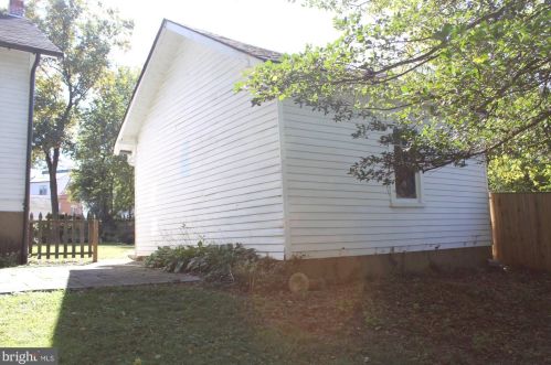 6118 30th St, Washington DC  20015-1512 exterior