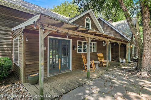 904 Sycamore Ave, Tinton Falls NJ 07724-3132 exterior