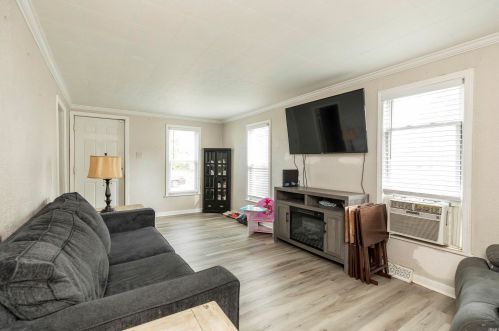 815 Liberty Dr, Mishawaka IN  46545-5905 exterior