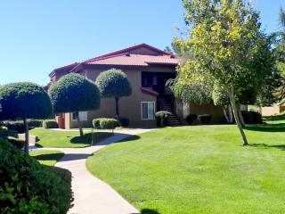 570 Knollview Ct, Palmdale CA  93551-4222 exterior