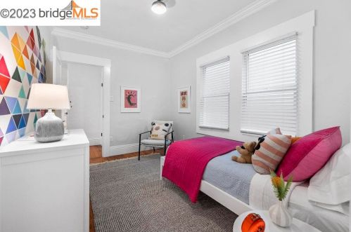 418 45 St, Oakland CA 94609-2135 exterior