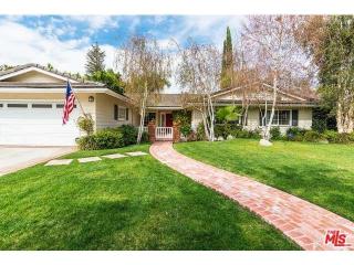 17719 Corinthian Dr, Van Nuys, CA 91316-3704