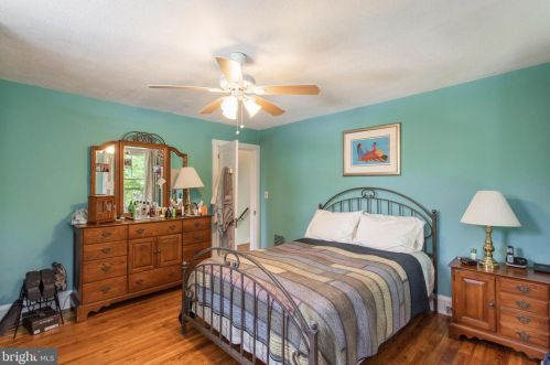 1 Maple Ave, Paoli PA  19301-1215 exterior