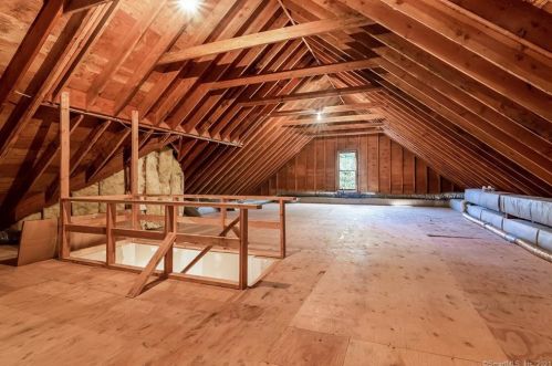 11 Blueberry Hill Reserve, Deep River CT  06419-2330 exterior