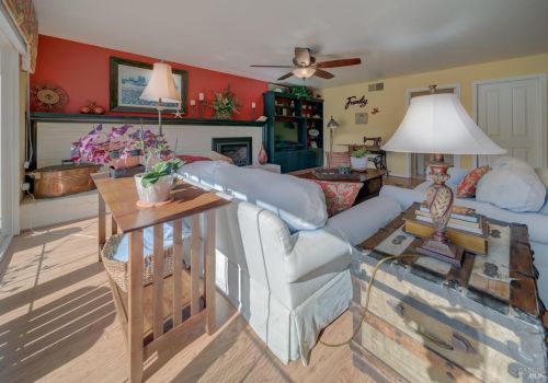 430 Willamette Dr, Vacaville CA  95688-4228 exterior