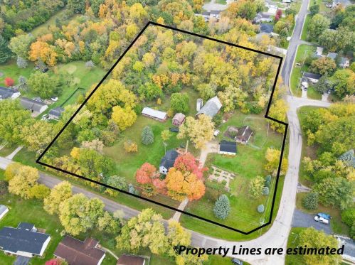 1237 Mallwood Dr, Edgerton, WI 53534-8718